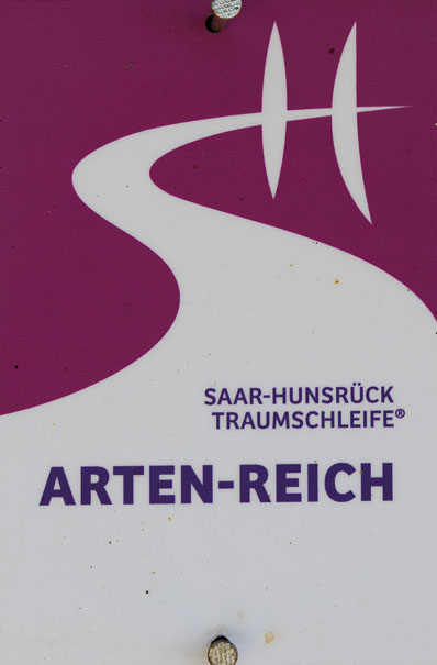 Kennzeichnung des Wanderwegs "Arten-Reich"
