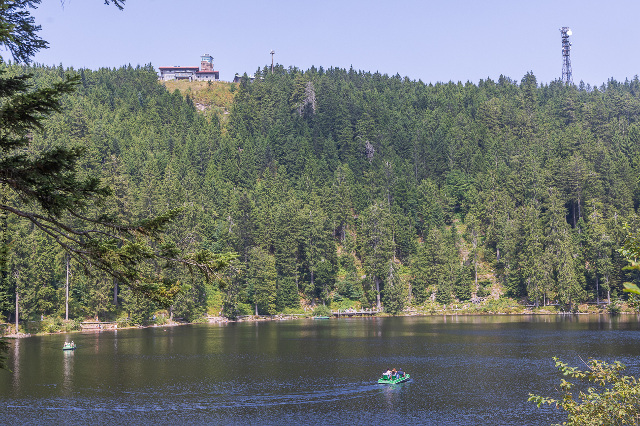 Hornisgrinde über dem Mummelsee