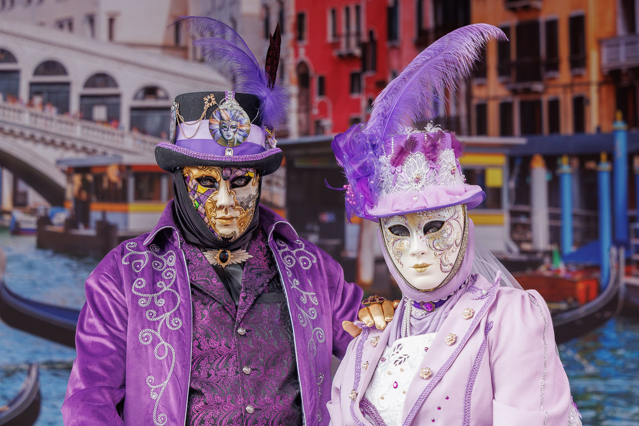 Paar vor venezianischer Kulisse