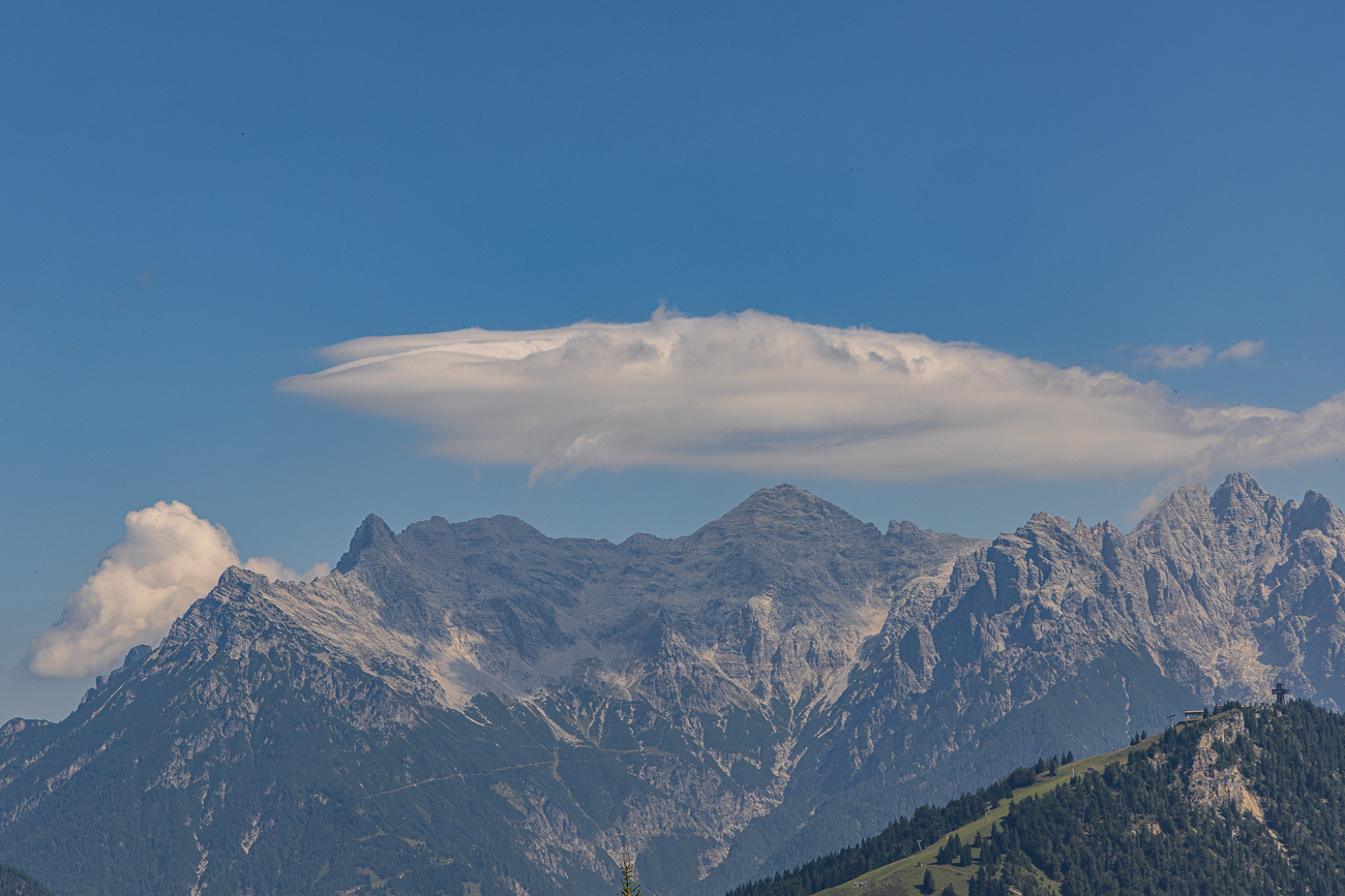 ... mit Blick auf die Berge
