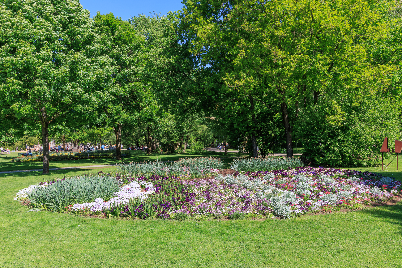 Zahlreiche bunte Blumenbeete sind auf der Gartenschau verteilt