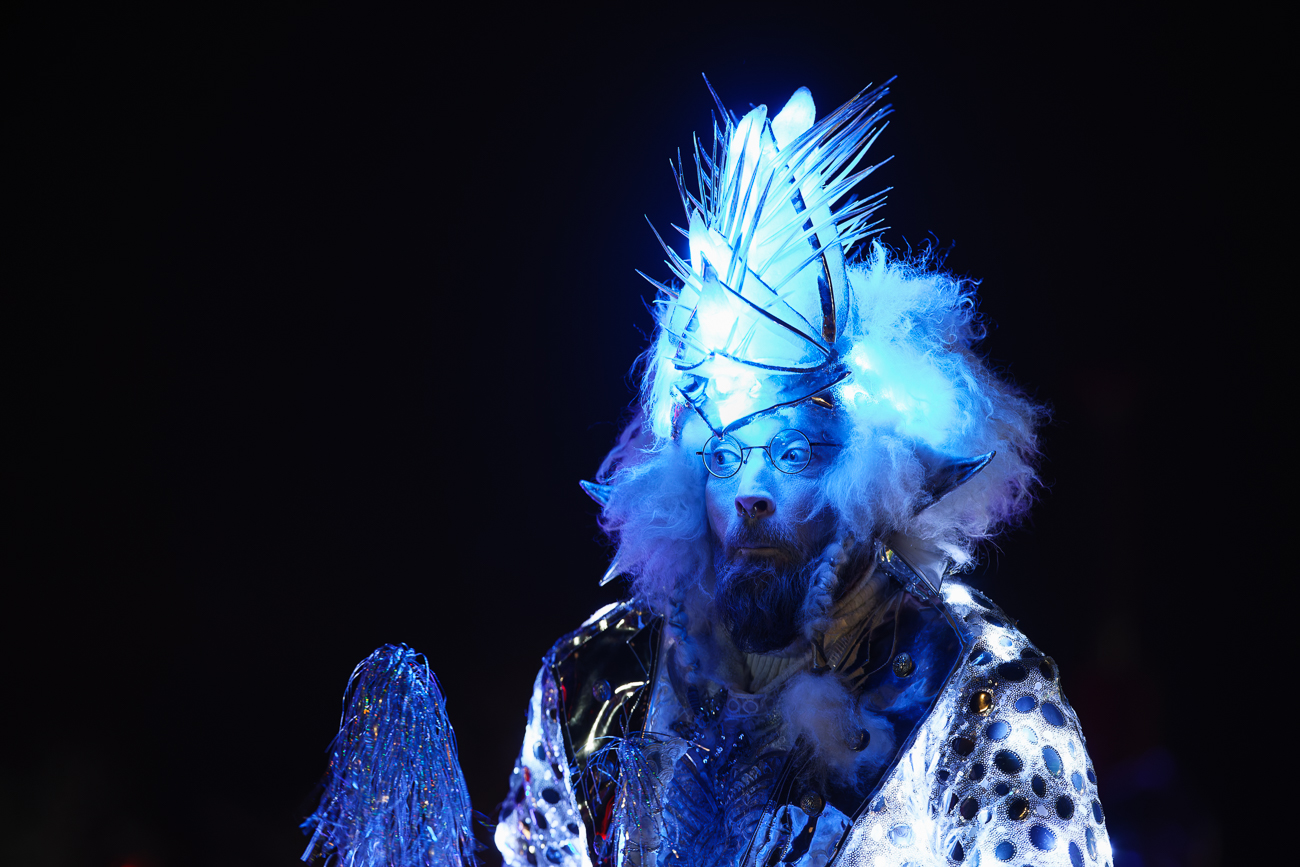 Leuchtende Elfen drehen ihre Runden