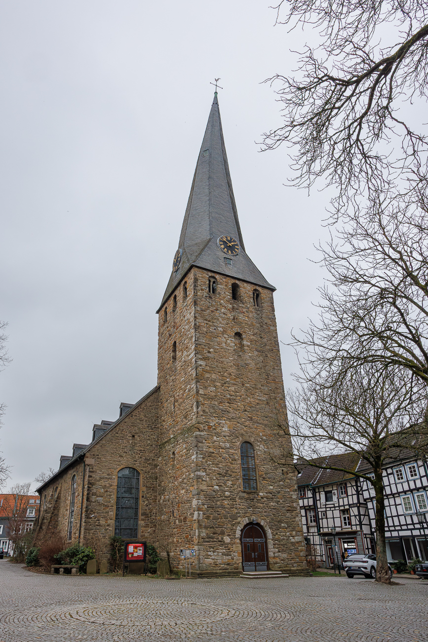 Die evangelische Kirche St. Georg ist ein Kirchengeb&auml;ude in Hattingen. Sie befindet sich im historischen Stadtkern auf dem Kirchplatz