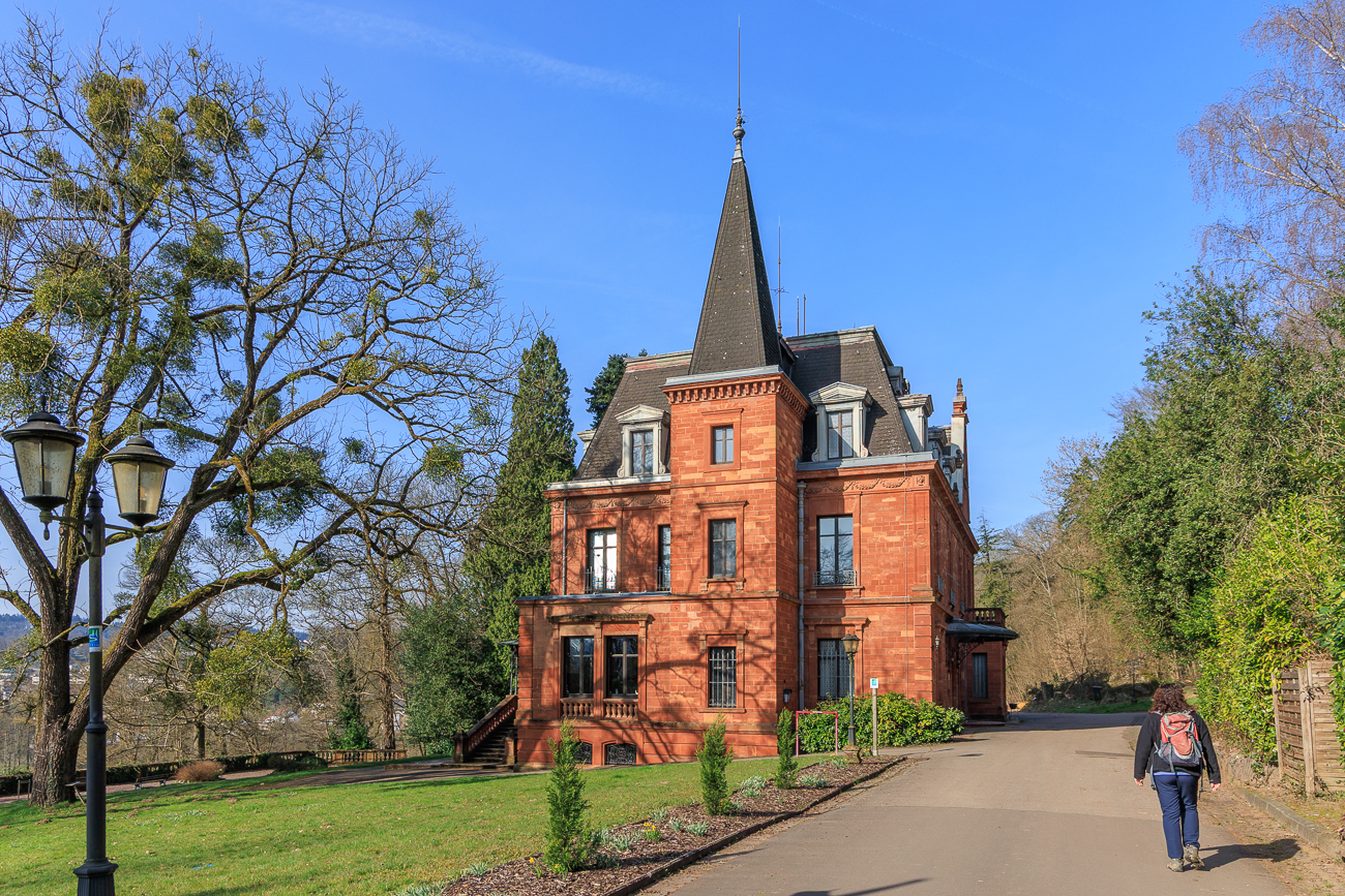 Am Schloss Ziegelberg