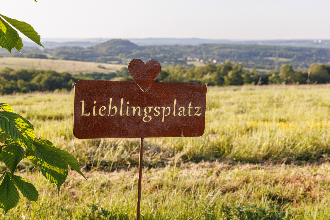 Bei B&auml;rbels Rastbank mit Aussicht